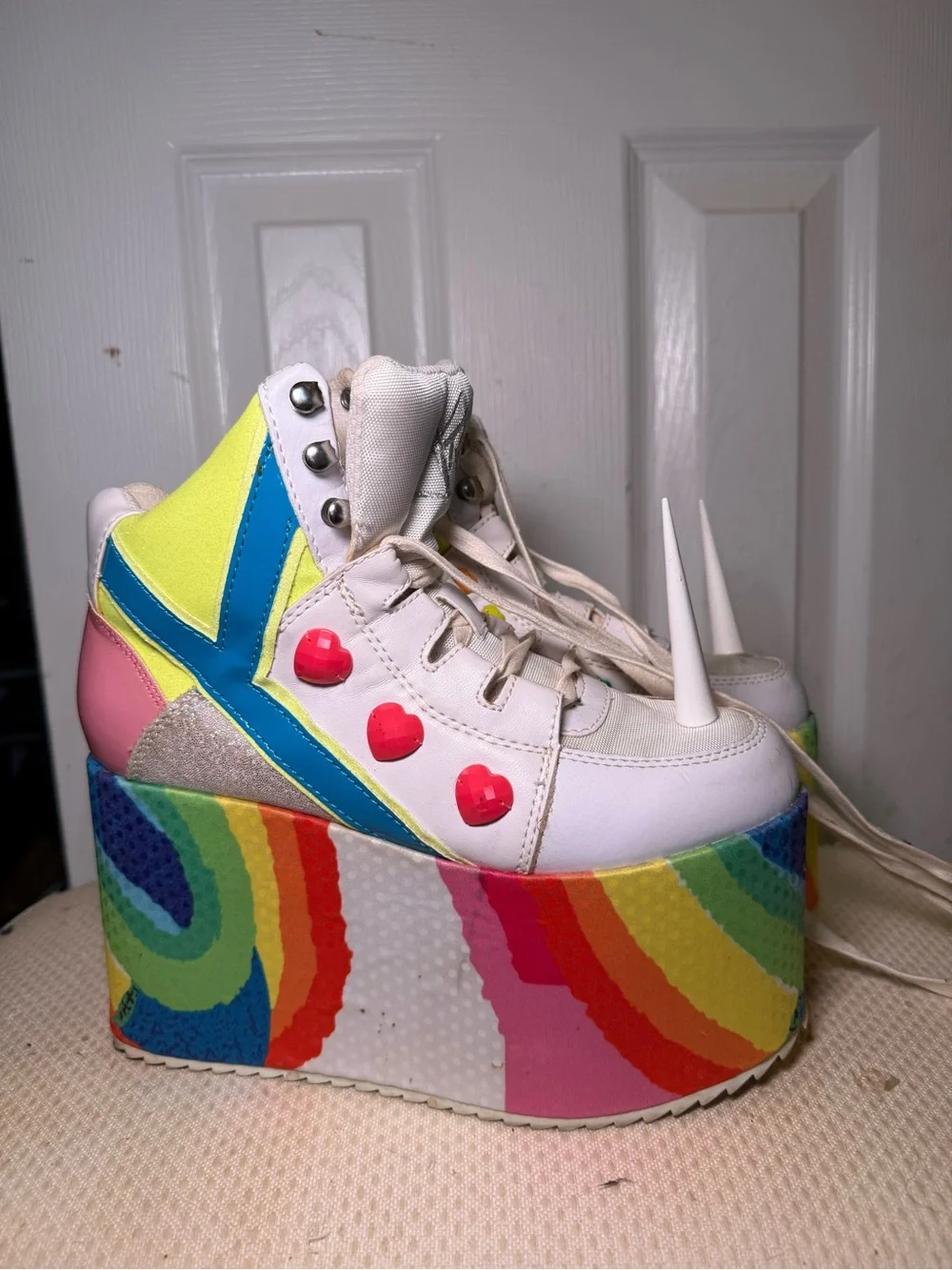 YRU qozmo unicorn